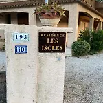 Les Grands Pins