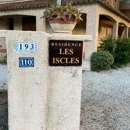 Les Grands Pins